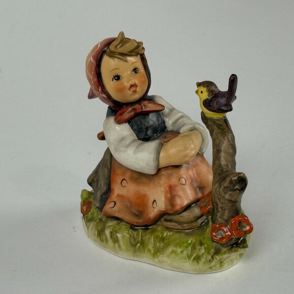 Vintage Goebel Hummel Figurine Girl with Bird TMK-7 Germany 1991–1999 Hand Pain - Picture 3 of 7